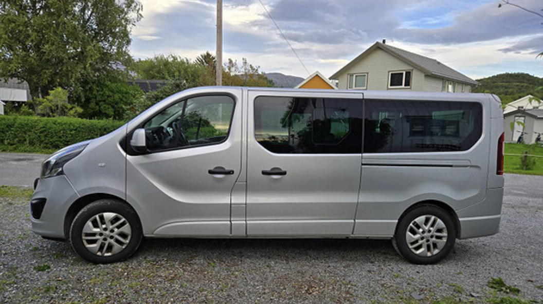 9-seat vehicle
